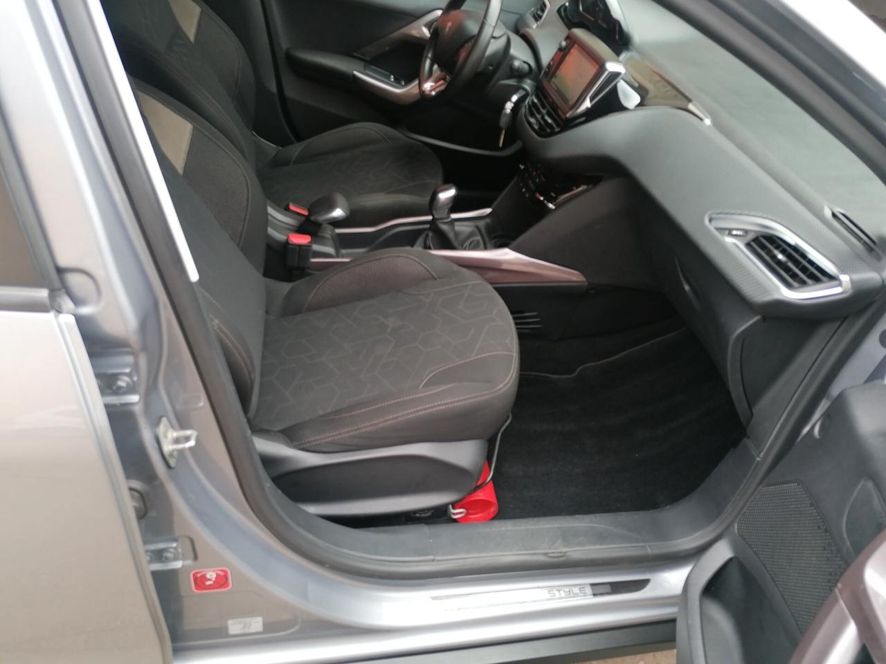 Peugeot 2008 BlueHDi 100 Allure