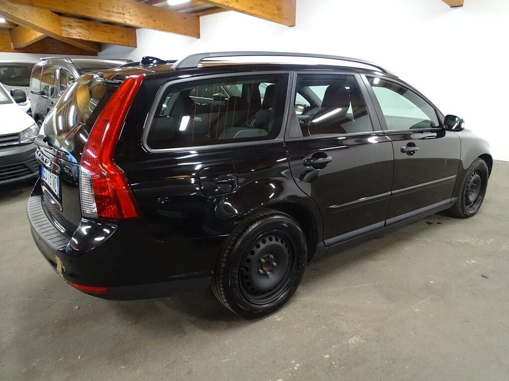 Volvo V50 2.0d Momentum 136 CV NEOPATENTATO
