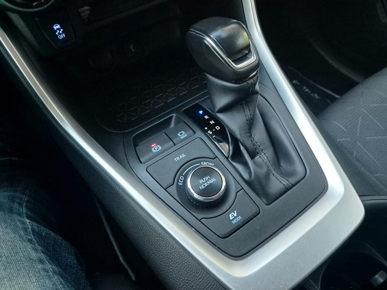 Toyota RAV 4 RAV4 2.5 HV (222CV) E-CVT AWD-i Business