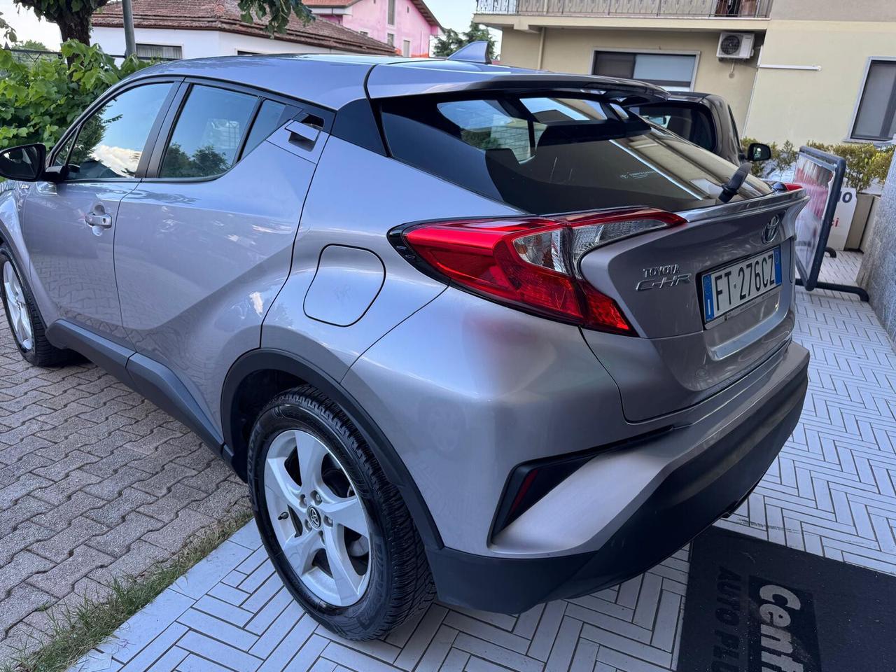 Toyota C-HR 1.8 Hybrid E-CVT Business