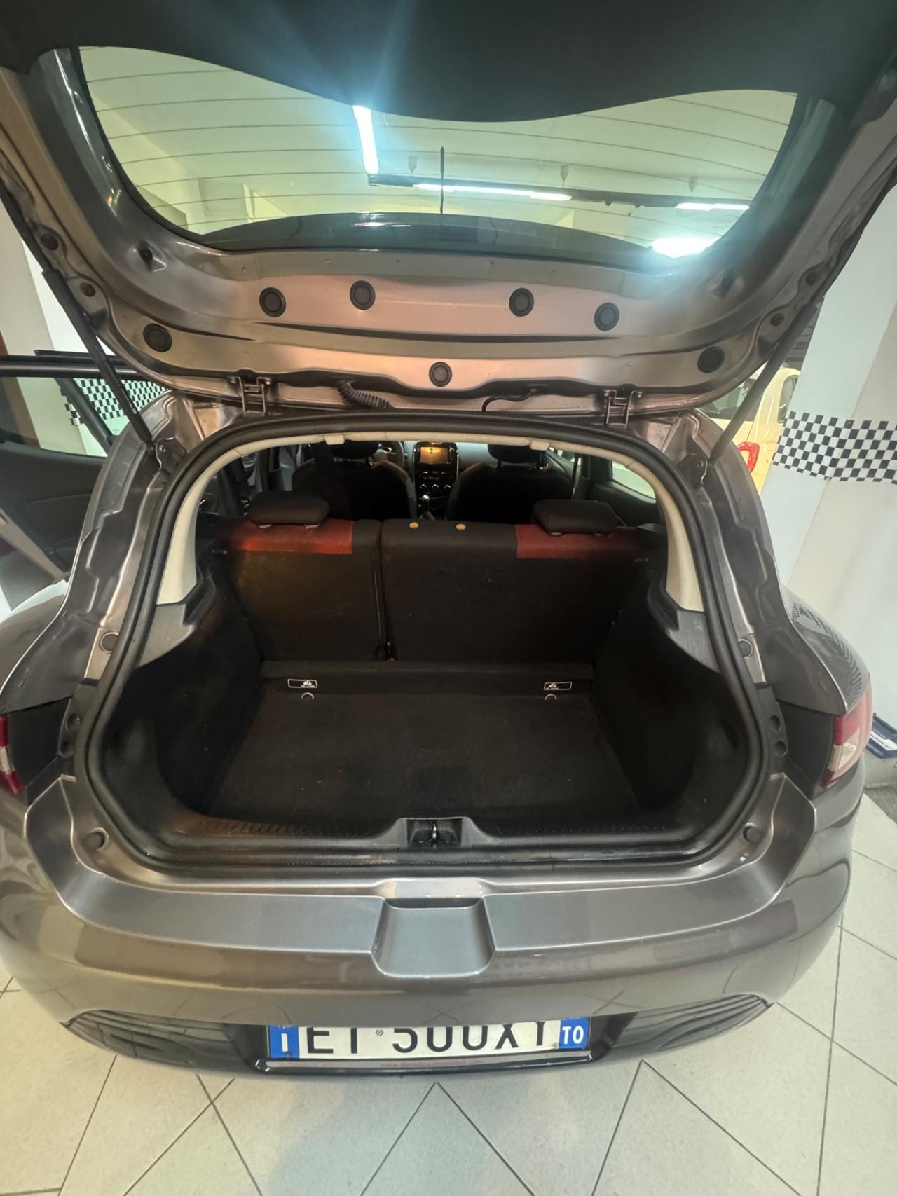 Clio 1.2 75CV GPL CASA MADRE