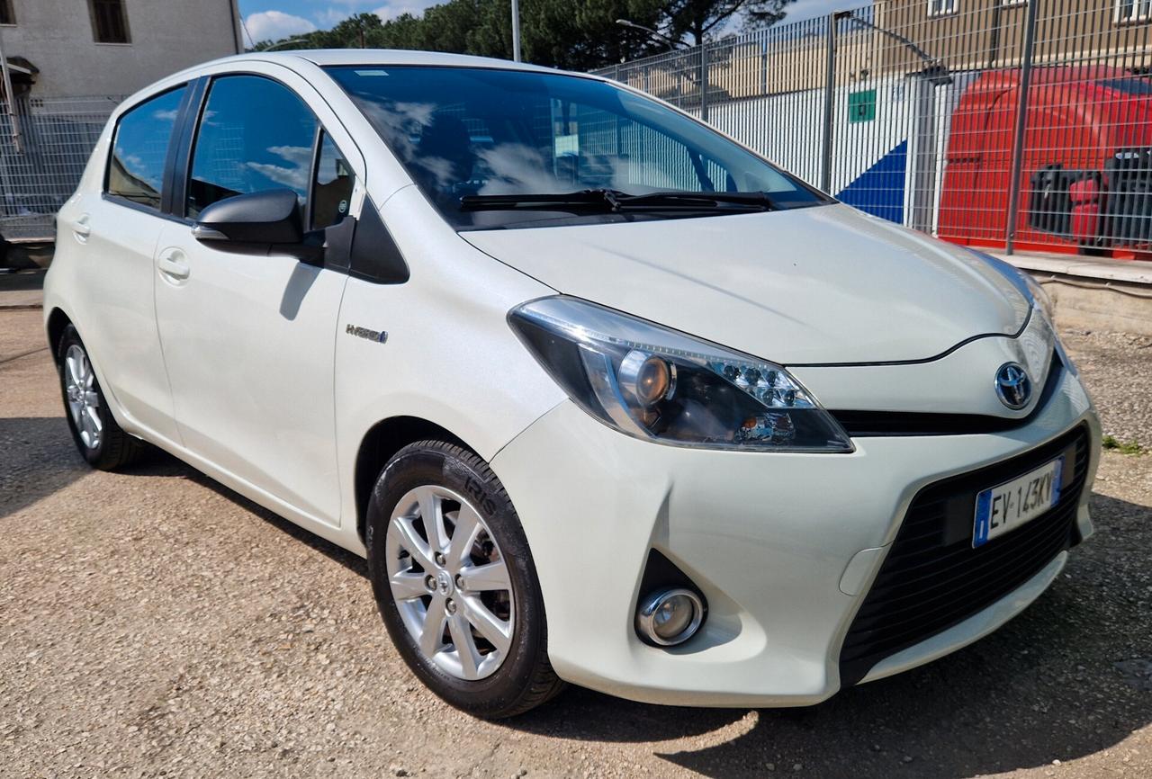 Toyota Yaris 1.5 Hybrid 5 porte Lounge NEOPATENTATI
