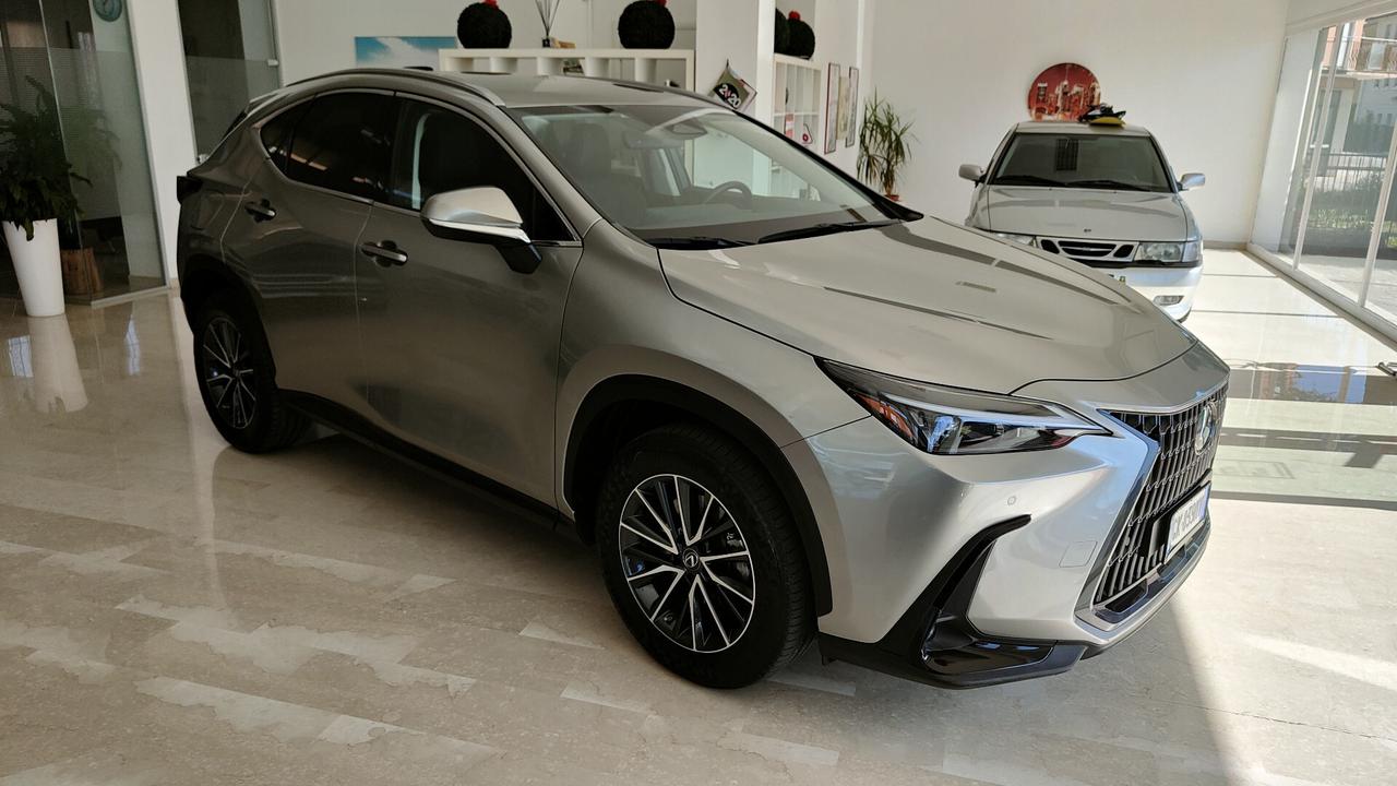 Lexus NX 450h+ Plug-in 4WD Luxury 10500 KM