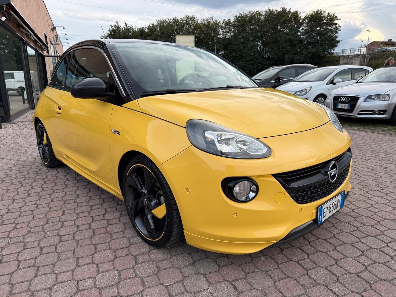 Opel Adam 1.4 100 CV VALENTINO ROSSI VR46
