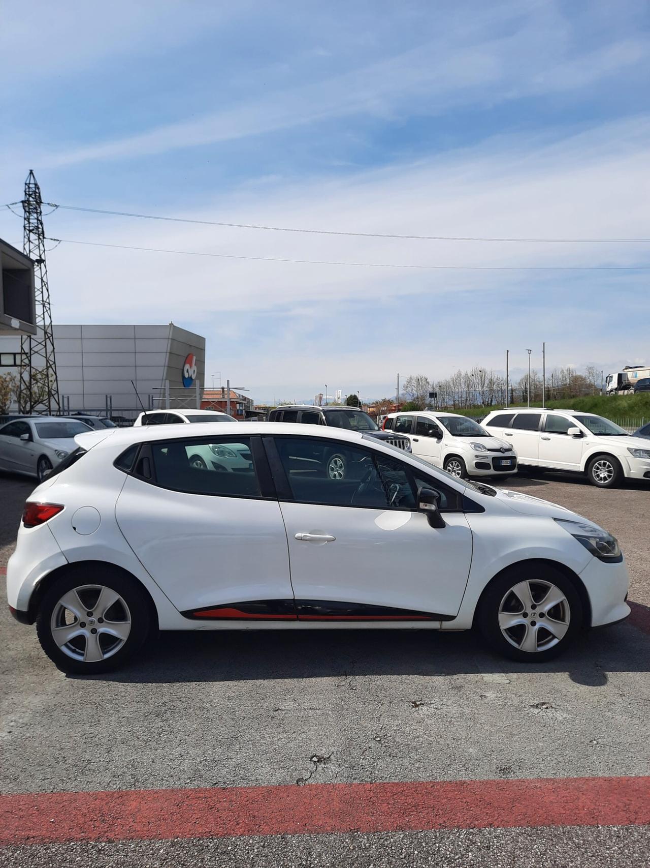 Renault Clio 1.2 75CV 5 porte Live OK NEOPATENTATI