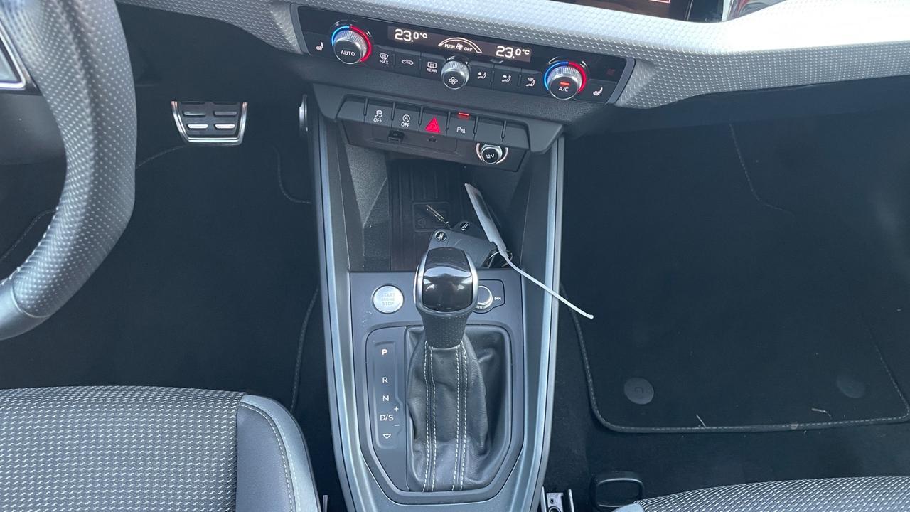 Audi A1 SPORTBACK| S-LINE| 116CV |LUCI AMBIENTE |RETROCAMERA |CERCHI 18'' | PELLE| PRONTA CONSEGNA|