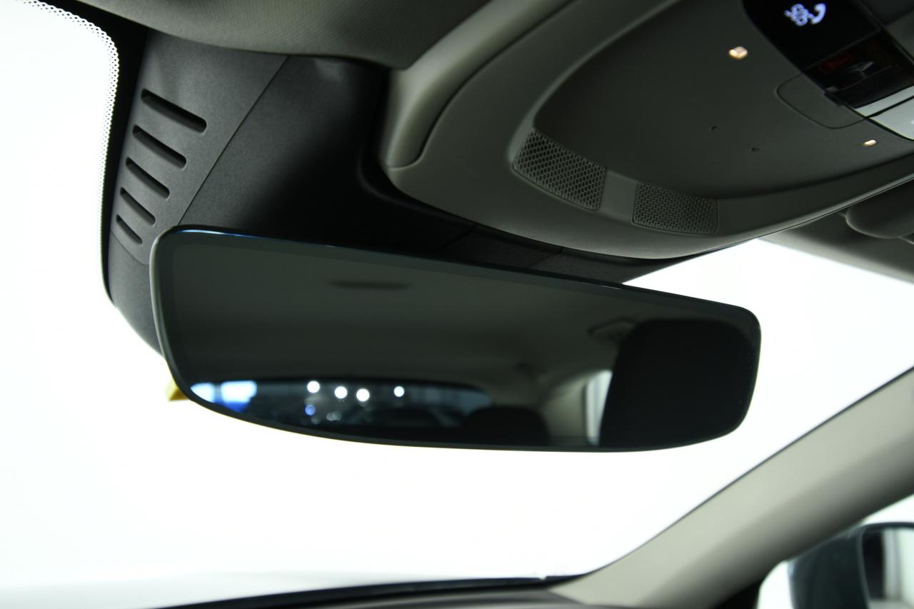 VOLVO XC60 2.0 b4 Momentum awd auto CAMERA+APP CONNECT+FULL LED