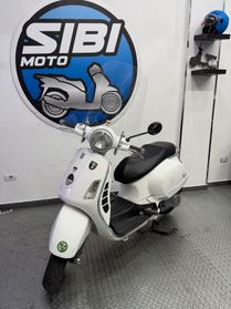 Piaggio Vespa 300 GTS