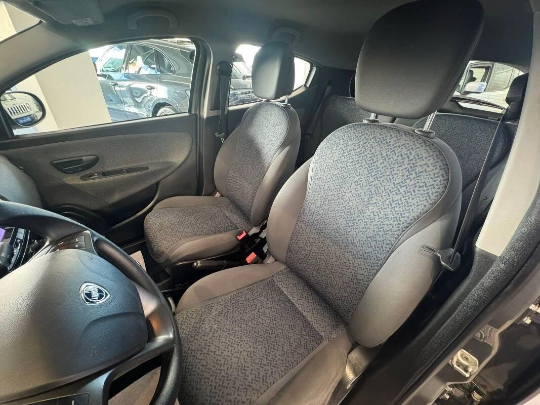 Lancia Ypsilon III 1.0 firefly hybrid Silver s&s 70cv