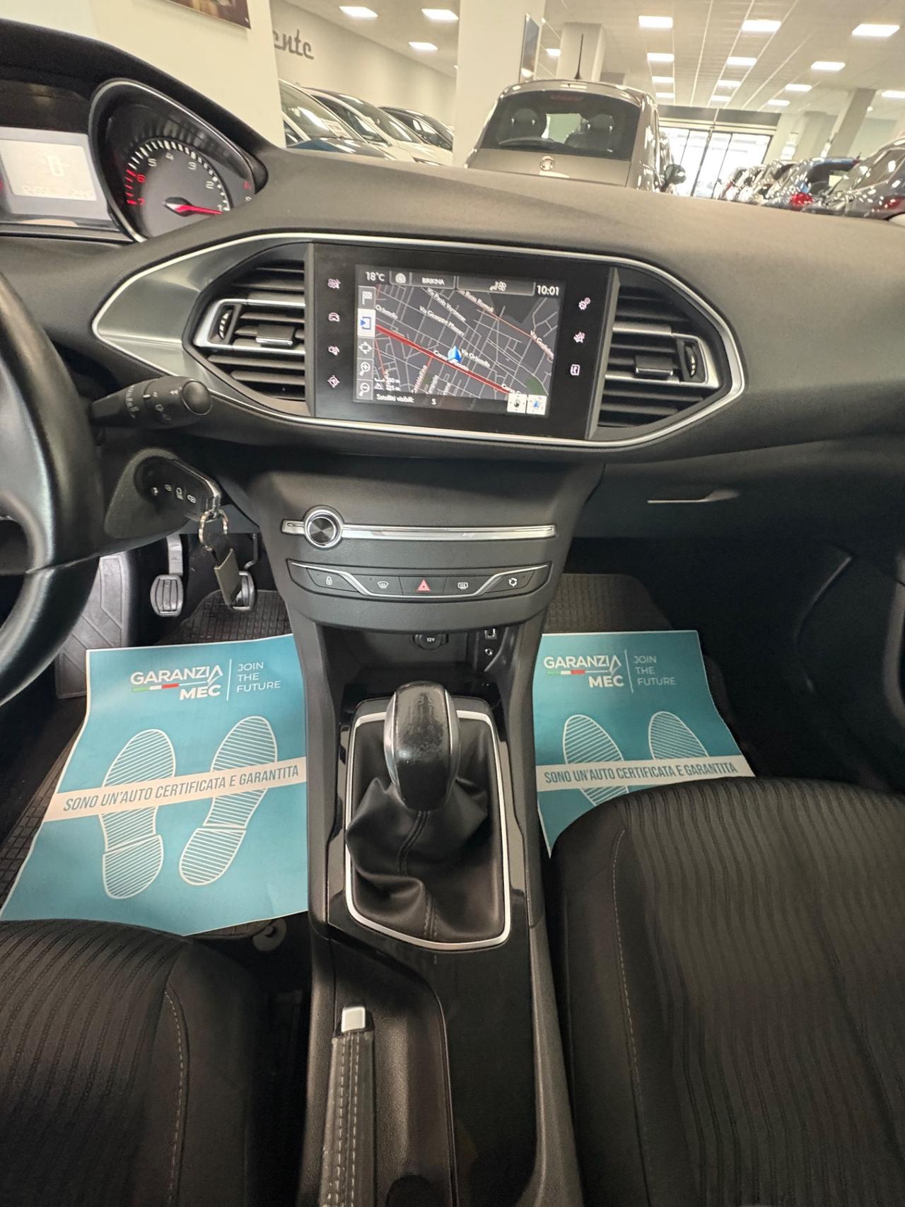 Peugeot 308 1.2 benzina 110cv 2016 neopatentati