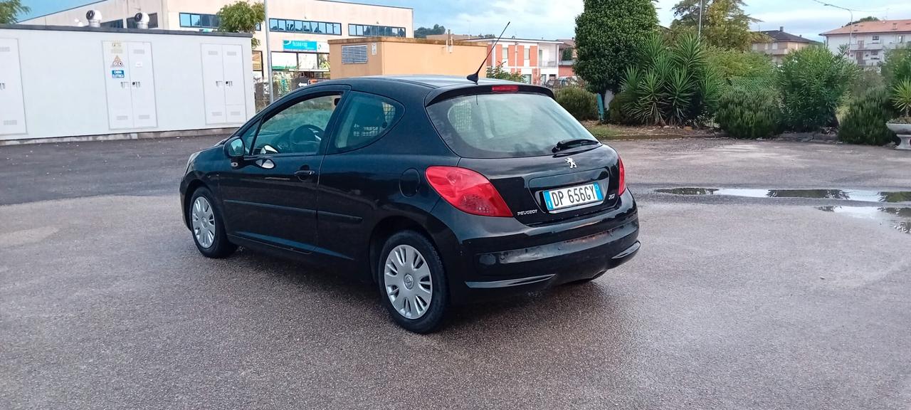 Peugeot 207 1.4 8valvole metano vann