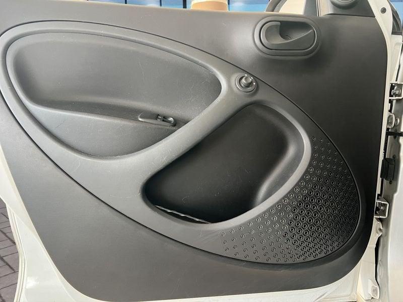 smart forfour forfour 70 1.0 twinamic Youngster