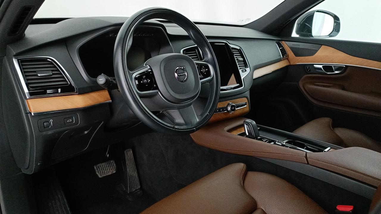 VOLVO XC90 2.0 b5 Momentum Pro awd 7p.ti geartronic