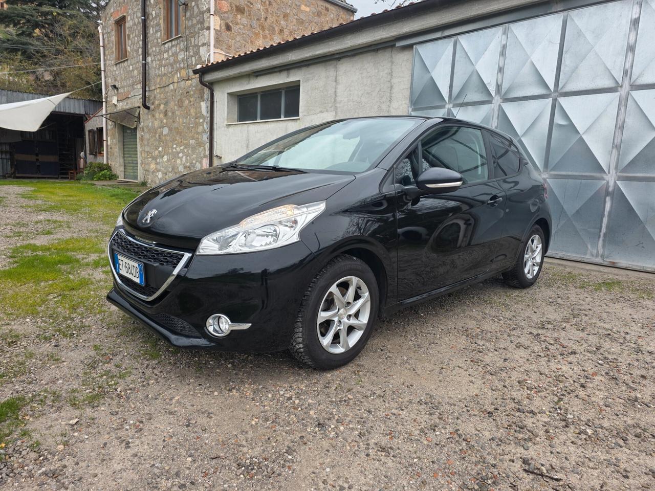 Peugeot 208 1.4 HDi 68 CV 3 porte Allure