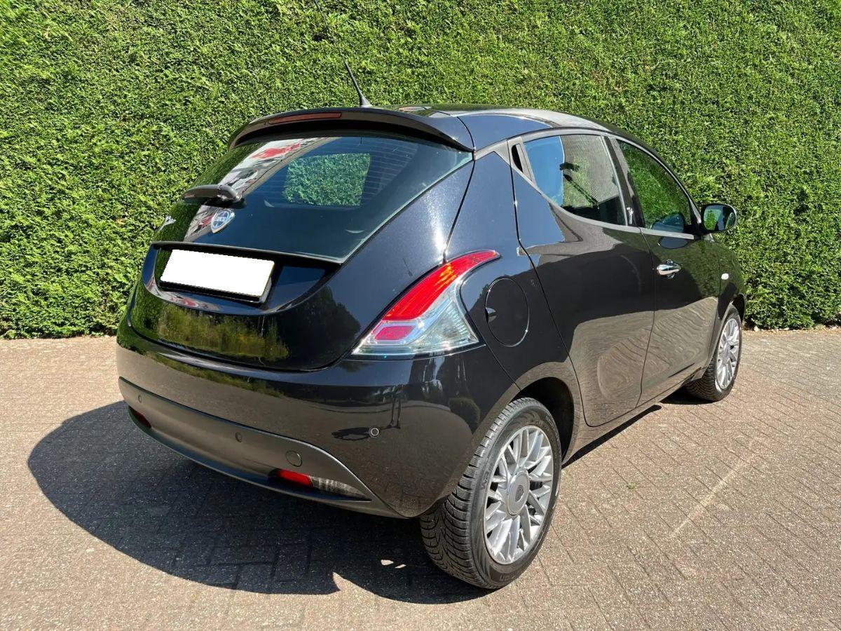 Lancia Ypsilon 1.2 70cv 5 porte Gold Neop.Ok