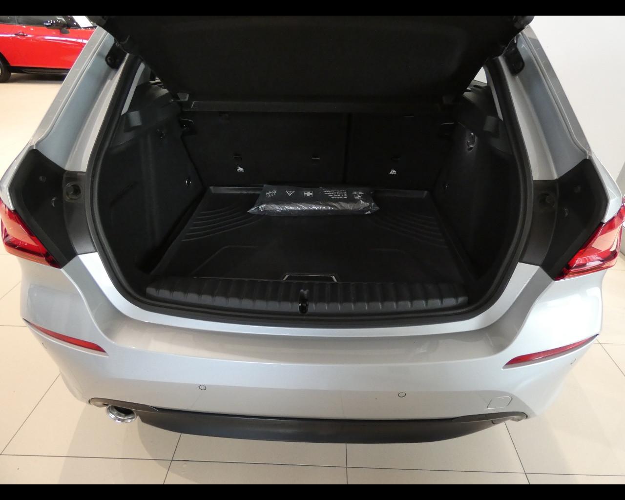 BMW Serie 1 (F40) - 116d 5p. Sport