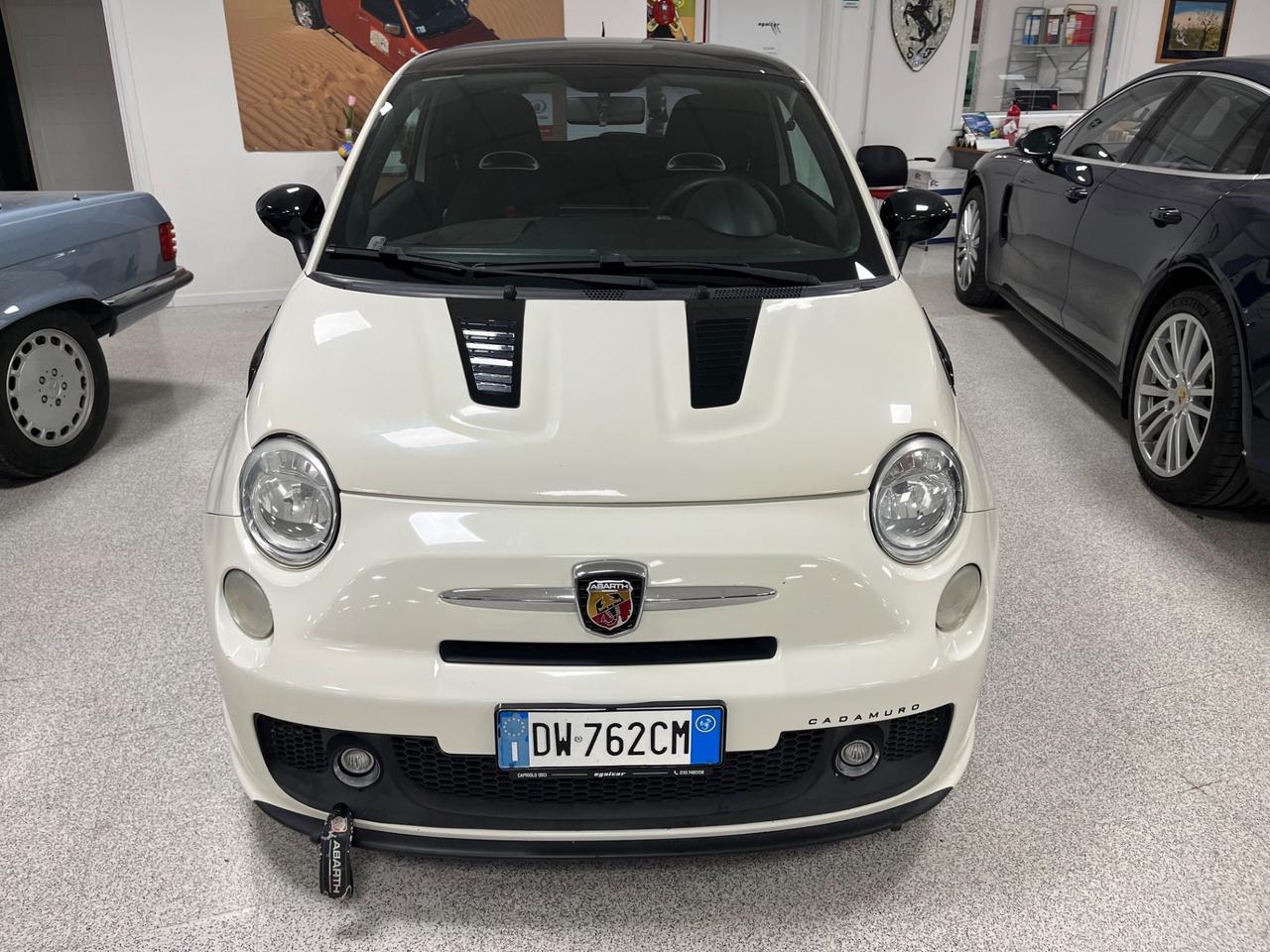 Abarth 500 1.4 Turbo T-Jet 275cv ESSEESSE
