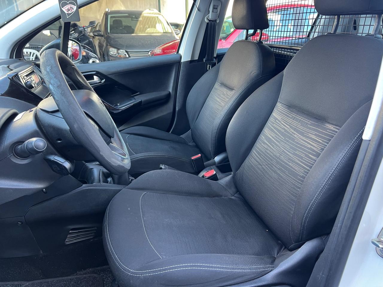 Peugeot 208 1.4 HDi 68 CV 5 porte Van Furgone