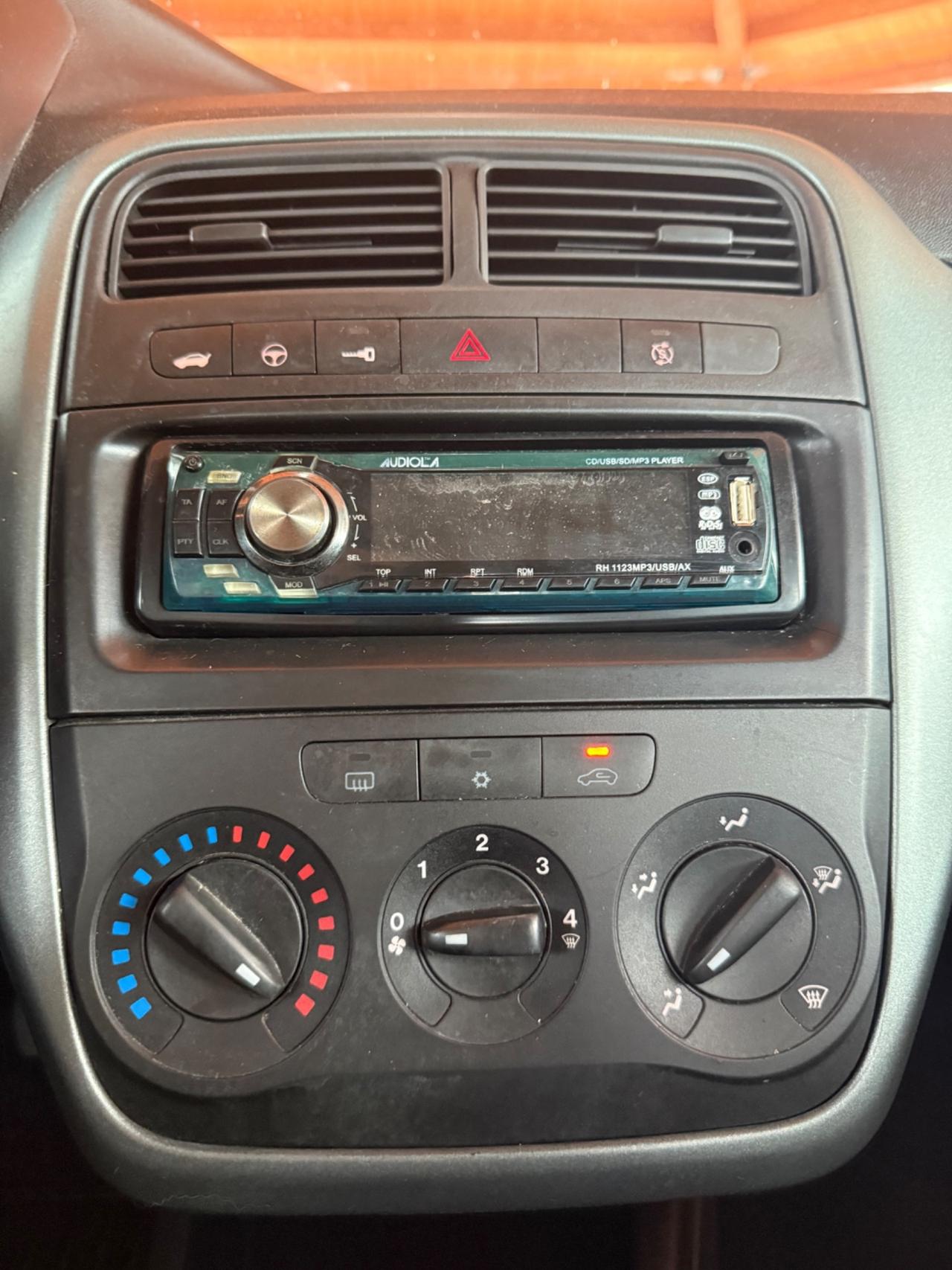 Fiat Punto Evo 1.2 Benzina - Neopatentati