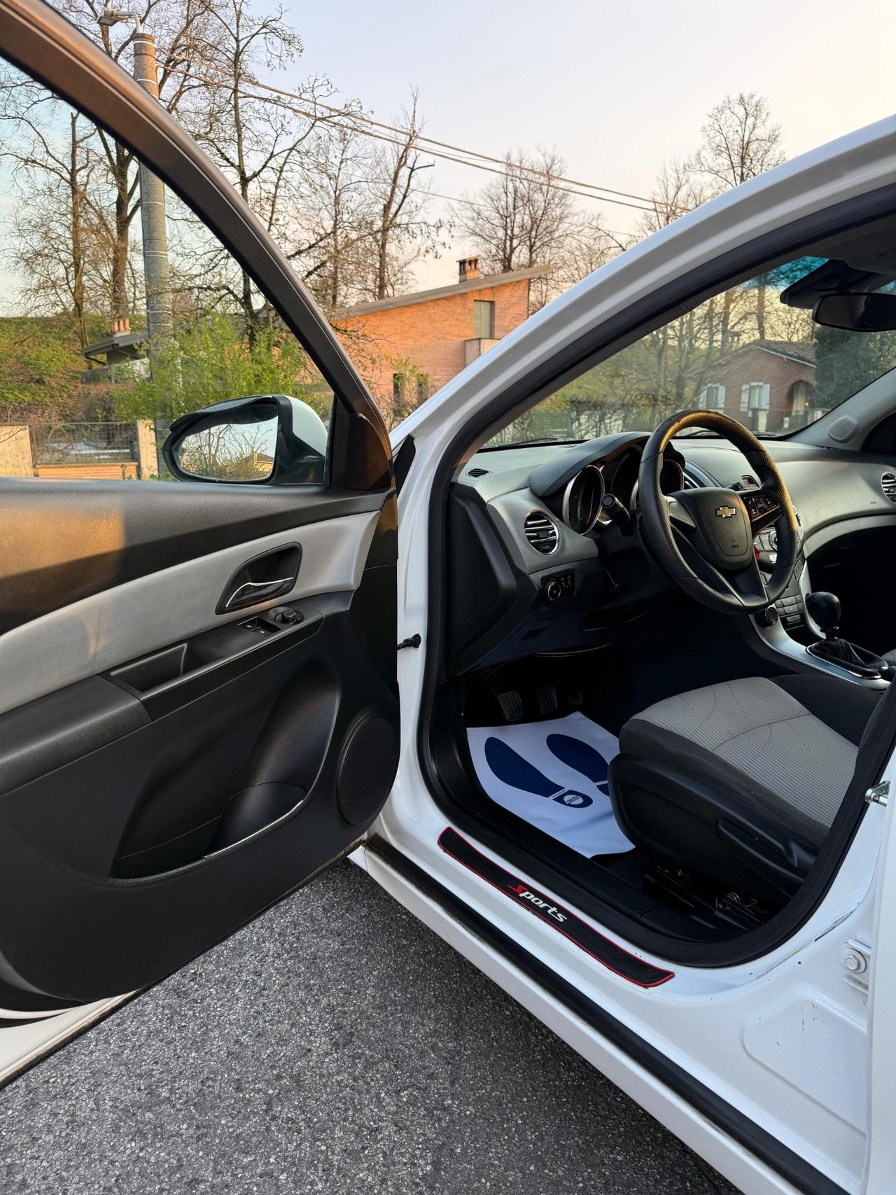 Chevrolet Cruze 1.6 5 porte LS