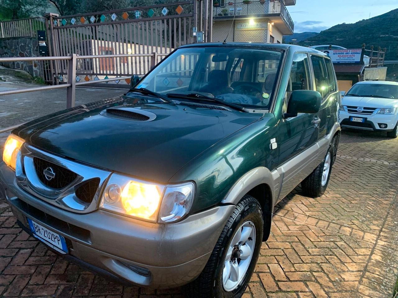 Nissan Terrano II 2.7 Tdi 3 porte Luxury CONTO VENDITA