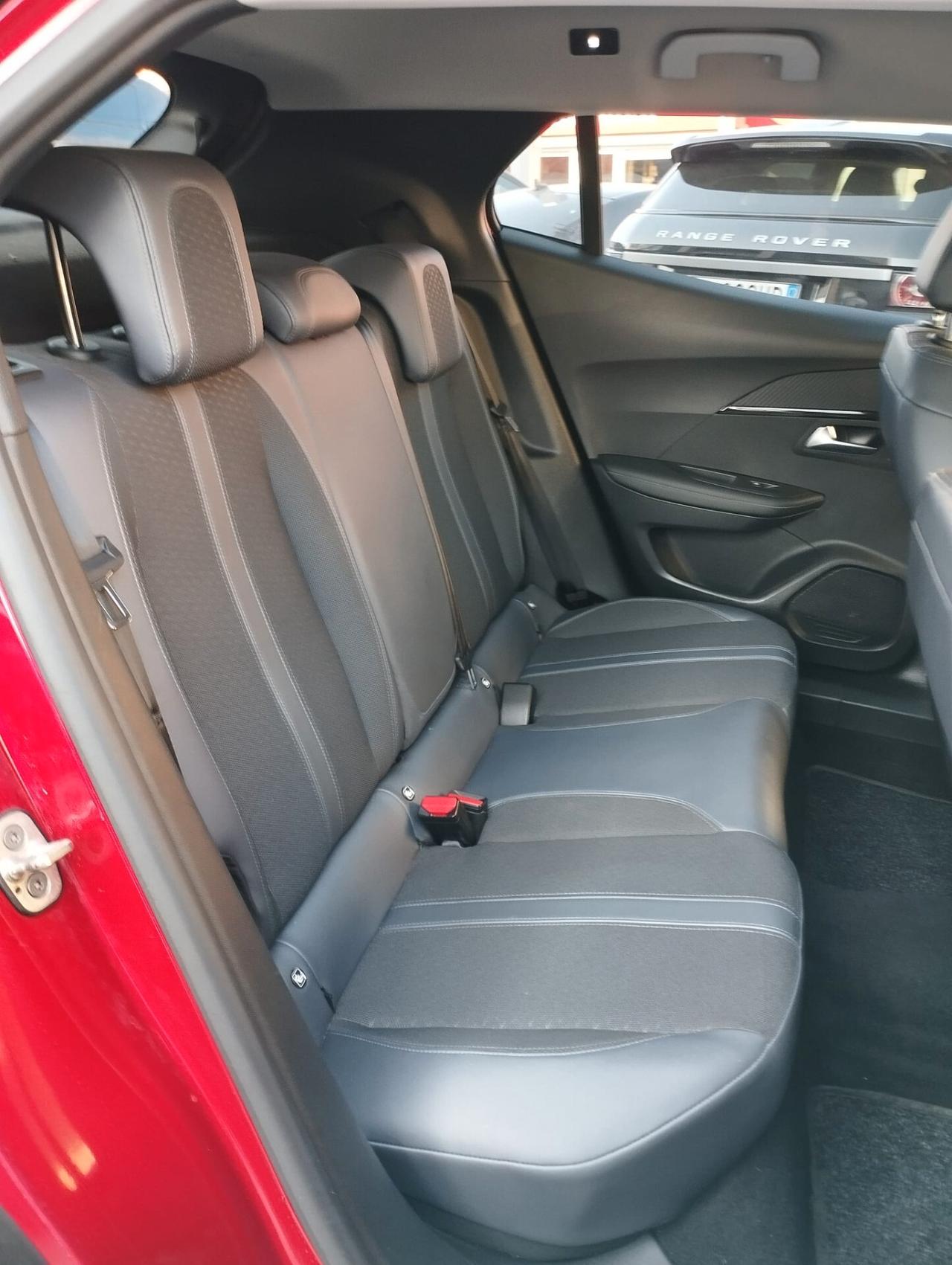 Peugeot 2008 BlueHDi 100 S&S Allure