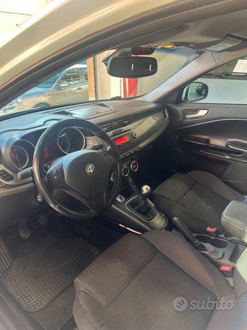 Alfa Romeo Giulietta 1.6 JTDm-2 105 CV Distinctive