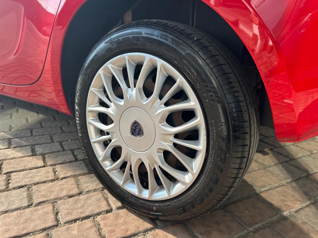 Lancia Ypsilon 1.2 69 CV 5 porte Platinum