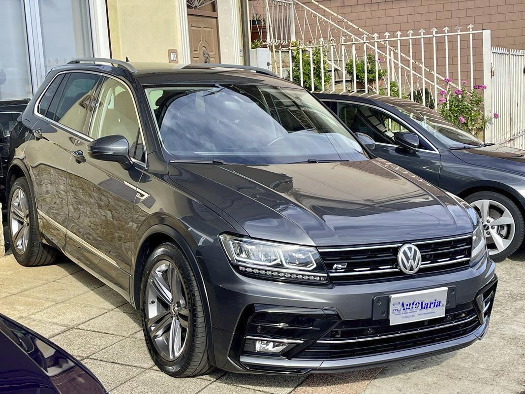 Volkswagen Tiguan 1.6 TDI R Line Sport "Cerchi 19 - Fari Full Led Stop a Quadro digitale"