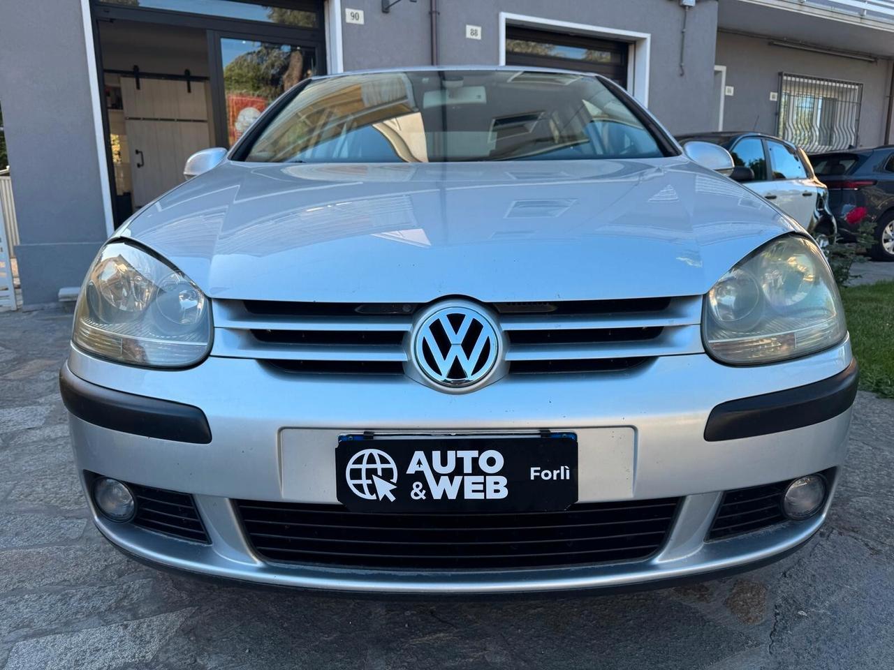 VW GOLF 1.6 16V FSI 5p. NEOPATENTATI