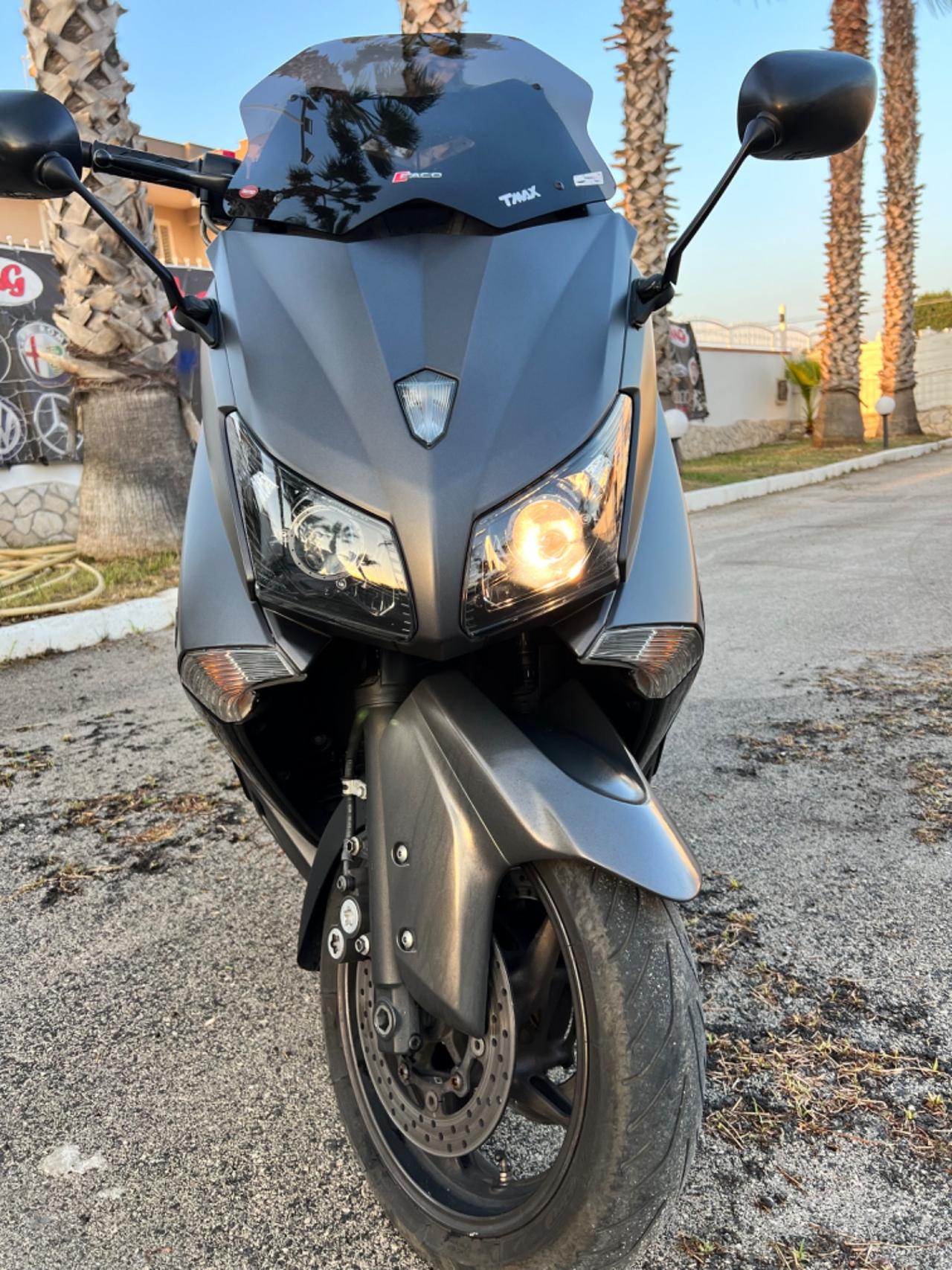 Yamaha t Max 530