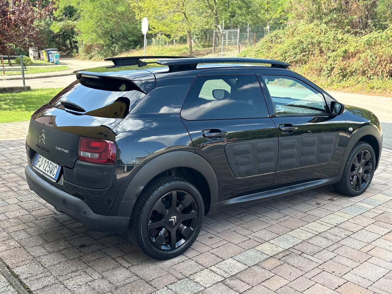 Citroen C4 Cactus BlueHDi 100 Shine Just Black