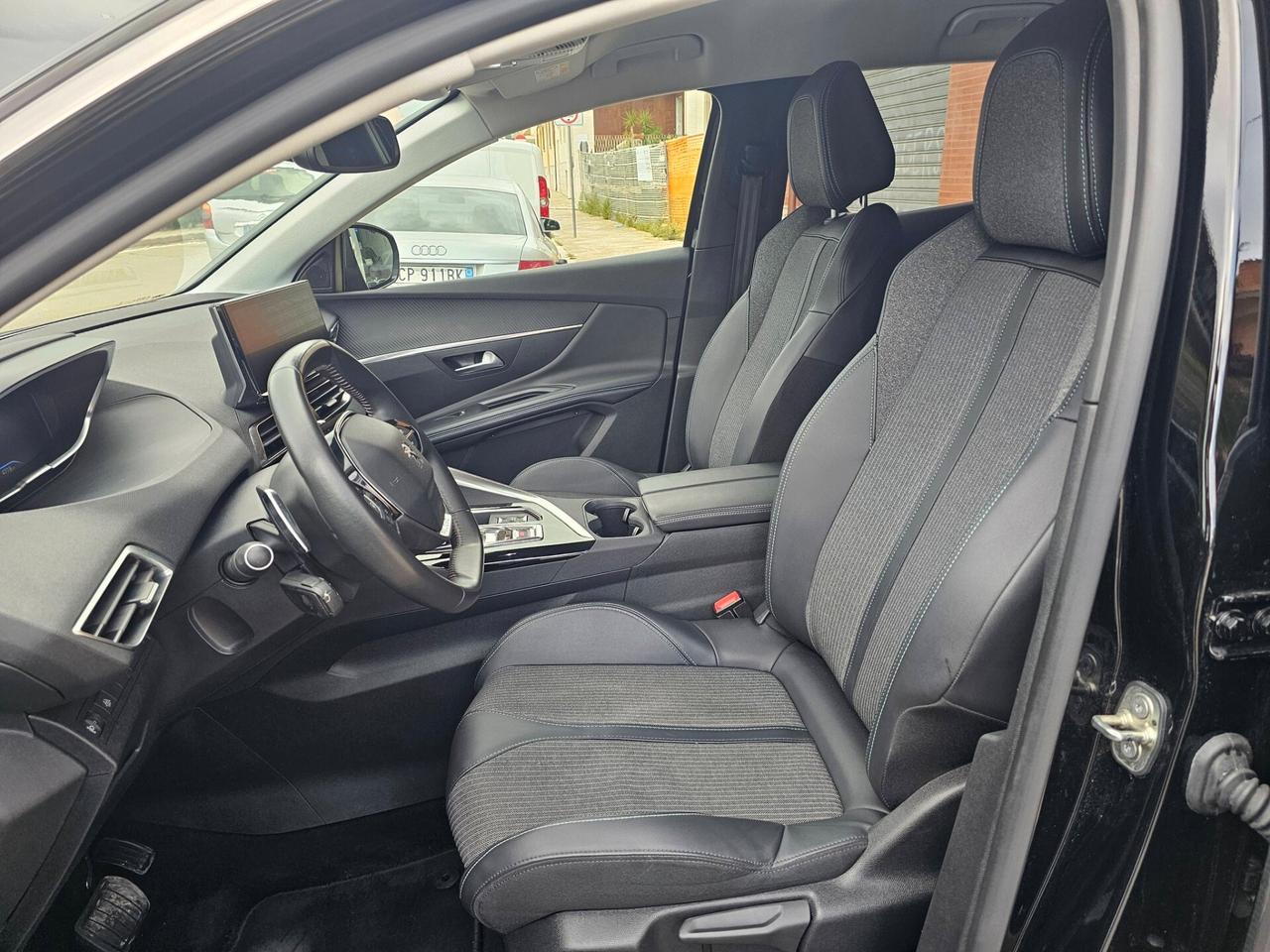 PEUGEOT 3008 1.5 BLUEHDI 131CV EAT8 ALLURE