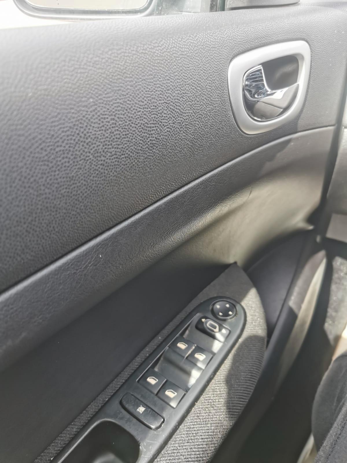 Peugeot 307 2.0 HDi FAP CC Féline