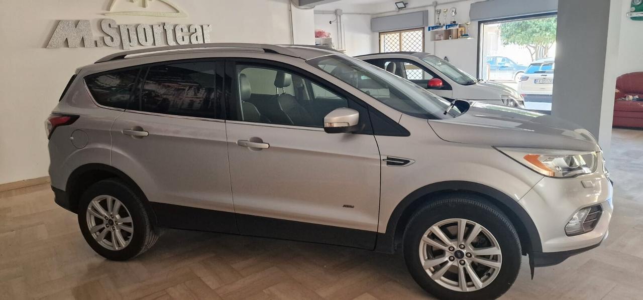KUGA 2.0 TDCI 150 CV 4WD SUPER ACCESSORIATA