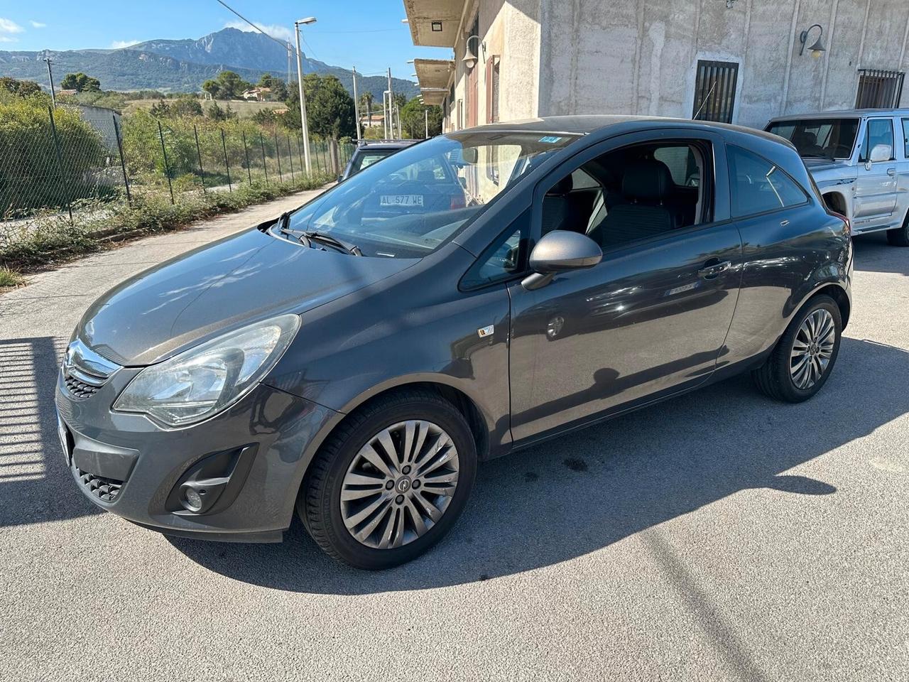 Opel Corsa 1.2 Coupé