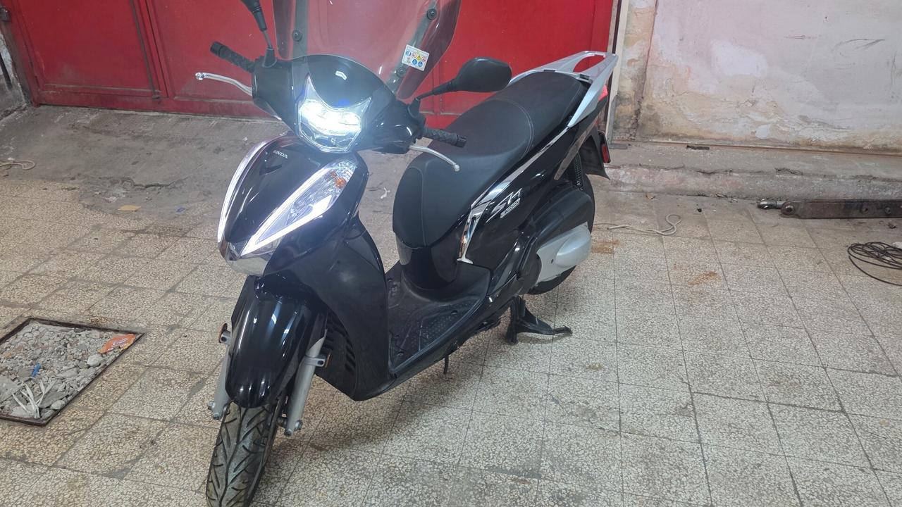 Honda SH 300 i Air force abs