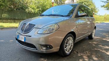 Lancia Ypsilon 1.2 Argento benzina neopatentati