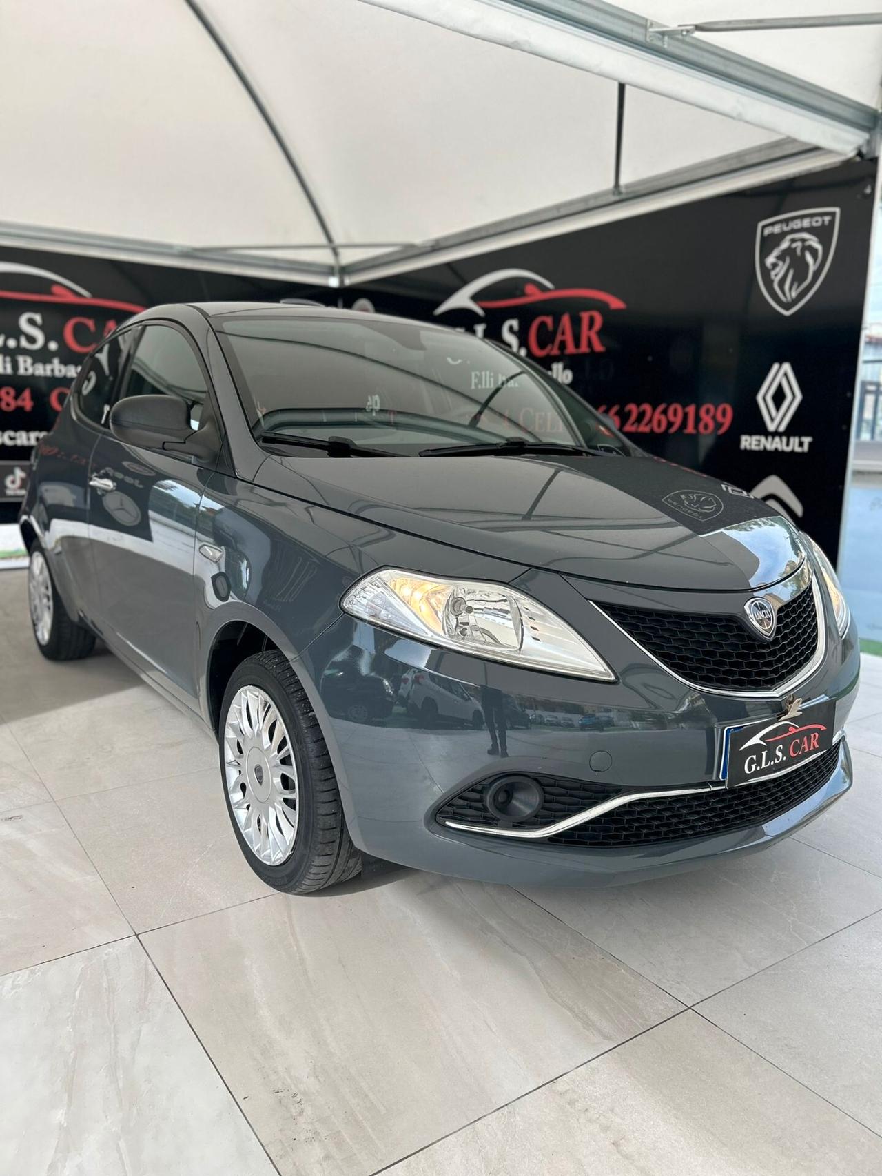 Lancia Ypsilon 1.2 69 CV 5 porte Platinum