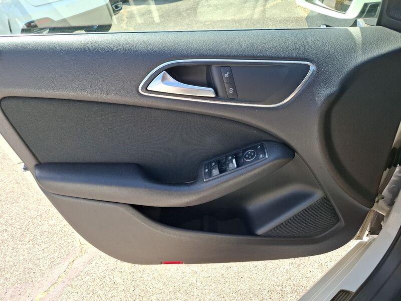 Mercedes-Benz Classe B B 180 BlueEFFICIENCY Executive