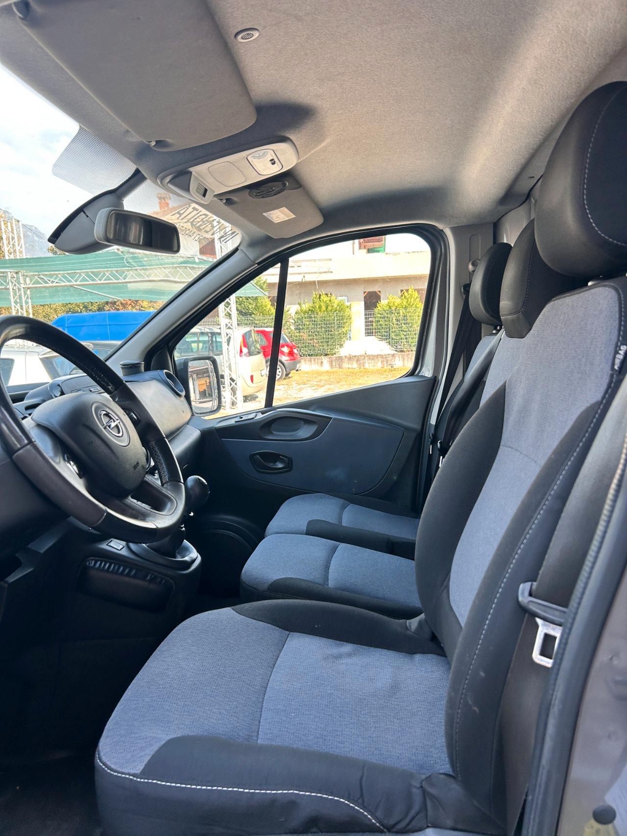 OPEL VIVARO FURGONE 3 POSTI