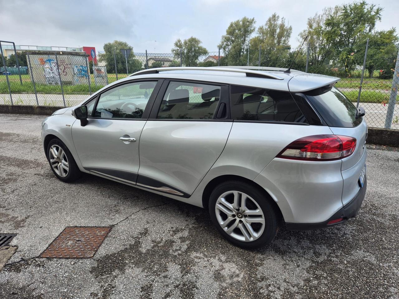 Renault Clio Sporter dCi 8V 90 CV Moschino Intens