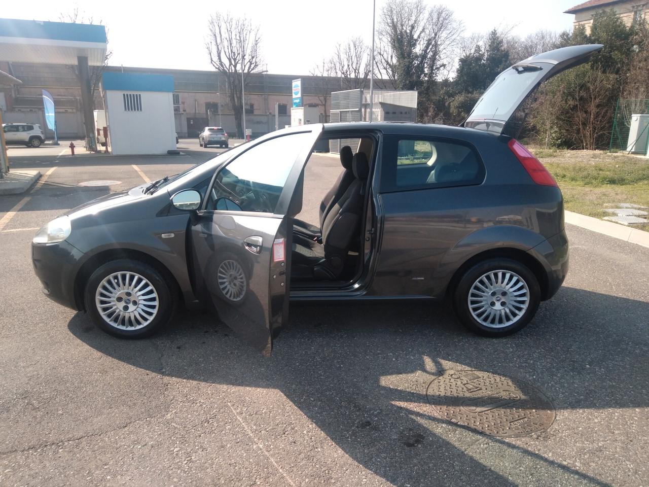 Fiat Grande Punto 1.2 65cv 3 porte Dynamic x neopatentati