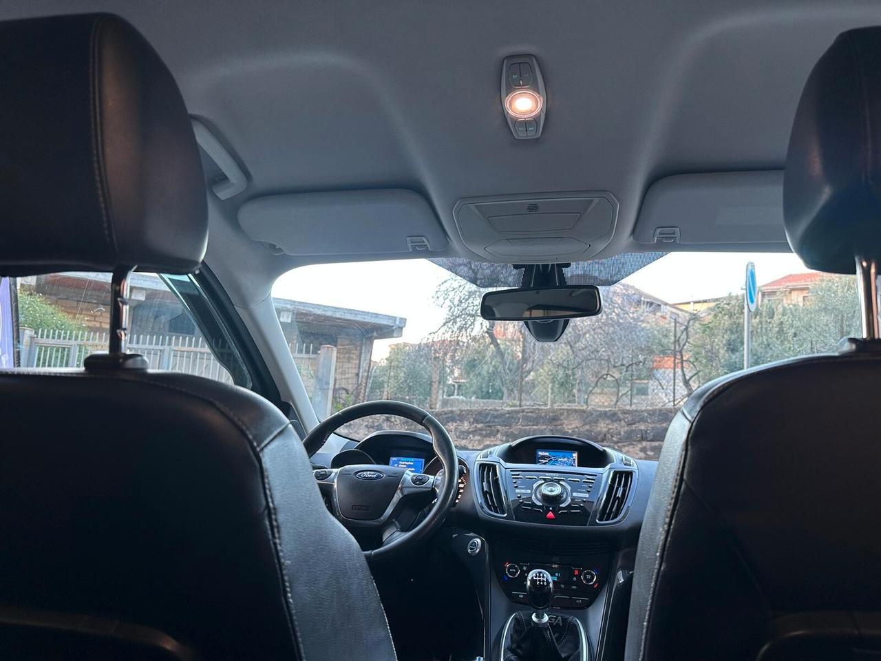 Ford Kuga 2.0 TDCI 140 CV 4WD Powershift Titanium