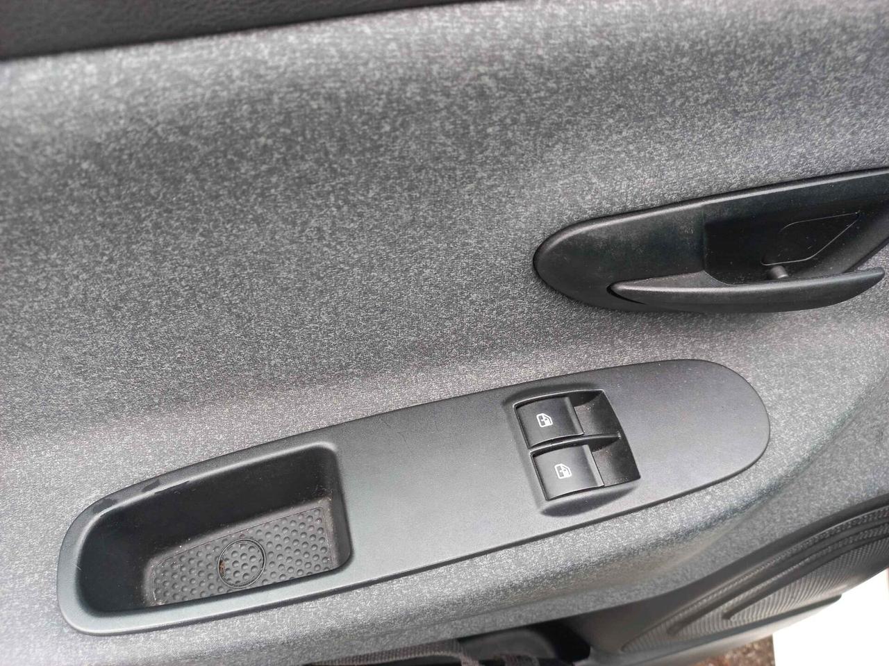 Lancia Ypsilon 1.0 FireFly 5 porte S&S Hybrid Ecochic Silver