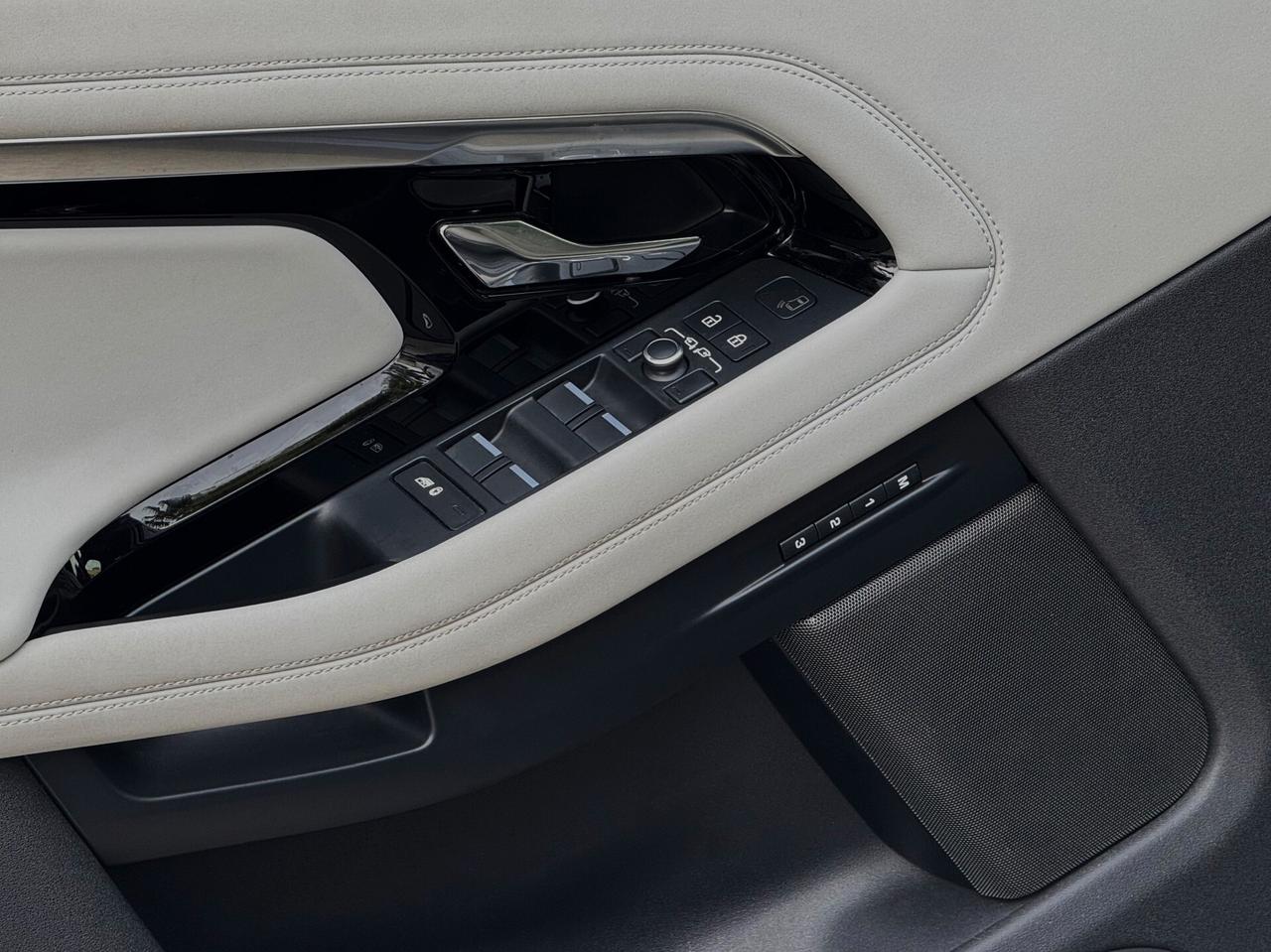 Range Rover Evoque 2.0d i4 MHEV R-Dynamic SE 204CV