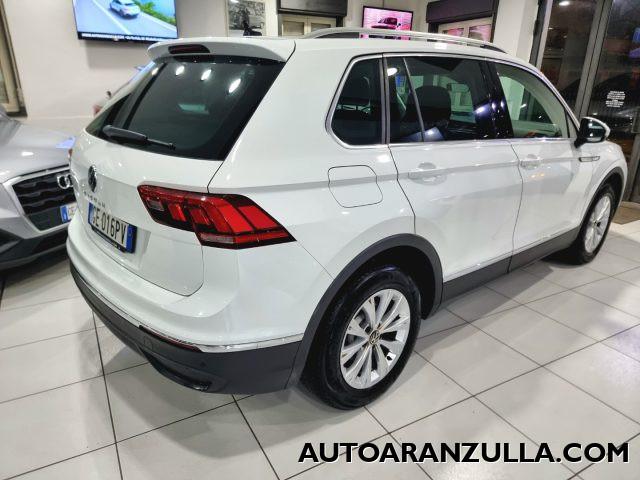 VOLKSWAGEN Tiguan NEW 2.0 TDI 150CV SCR DSG Life Navi - Fari a Led