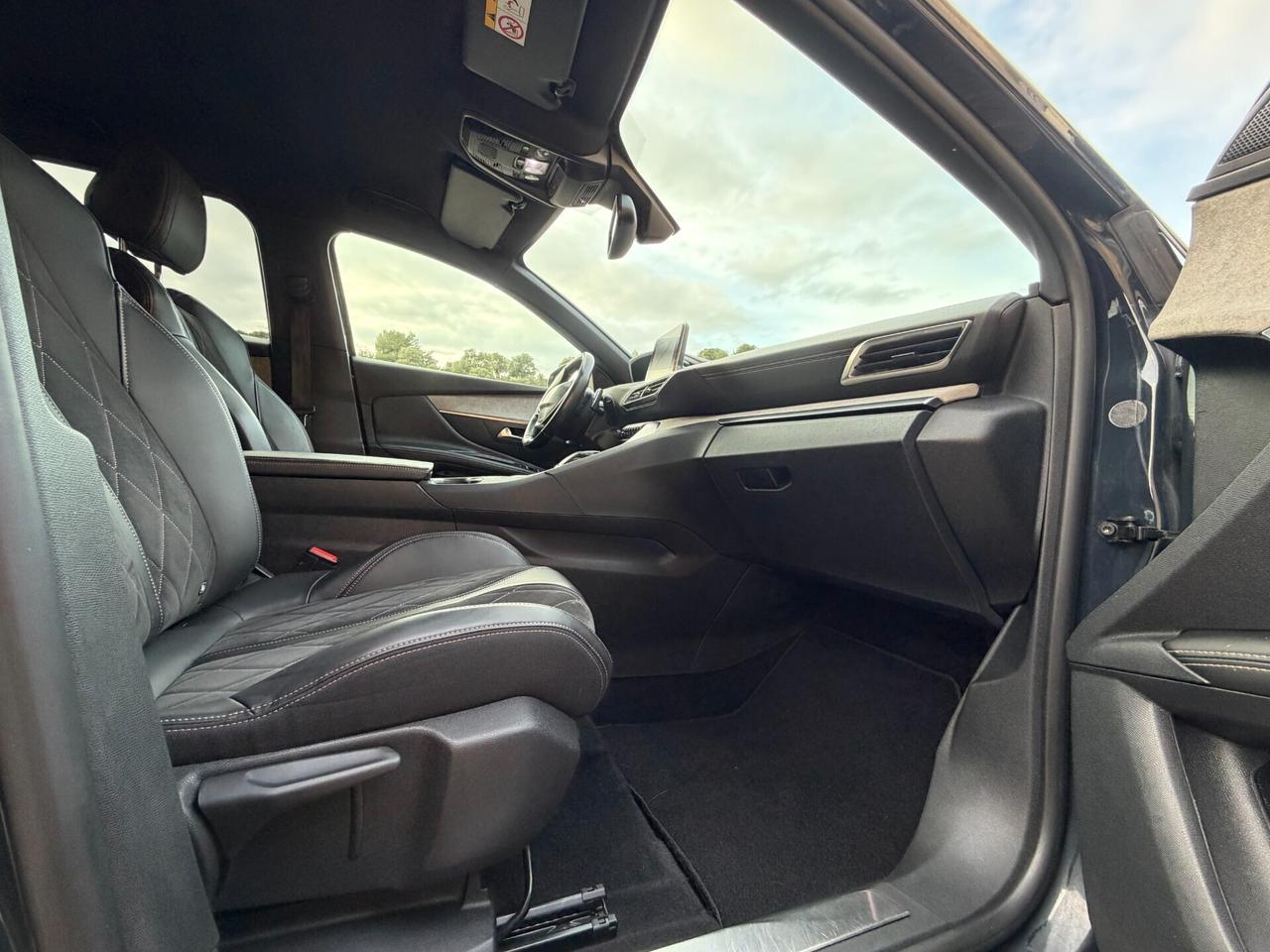 Peugeot 3008 GT-LINE/2.0 EAT8 177CV/GANCIO/PELLE/18"