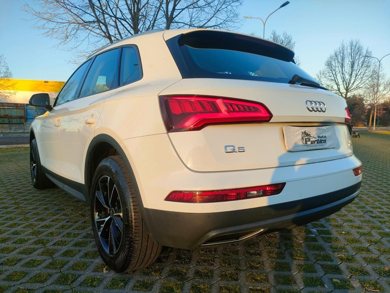 Audi Q5 2.0 TDI quattro S tronic Business