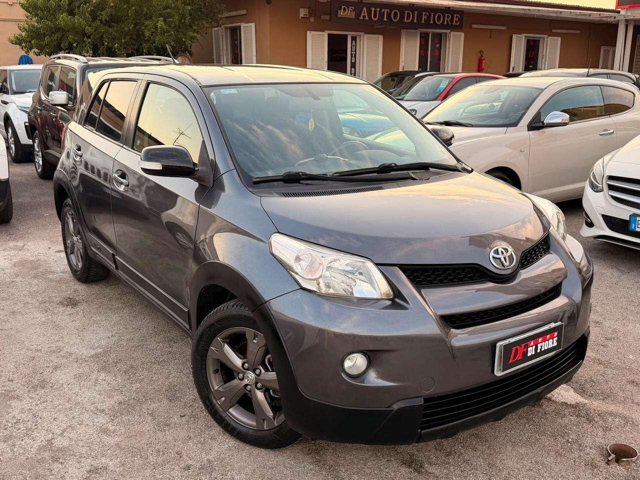 Toyota Urban Cruiser 1.4 D-4D 90CV 4X4 Luxury sensori parcheggio